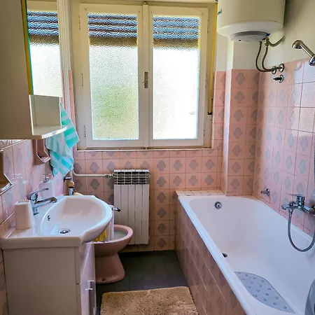 Apartman In Mit Terrasse Und Garten *